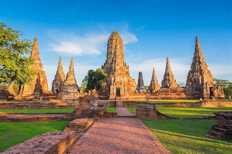 La Ribellione di Ayutthaya: Un Ciclo di Violenza e Trasformazioni Politiche nel Regno Thai del XV Secolo